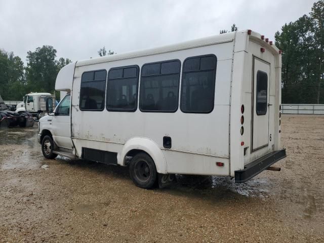 2016 Ford Econoline E350 Super Duty Cutaway Van