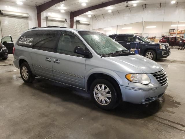 2005 Chrysler Town & Country Touring