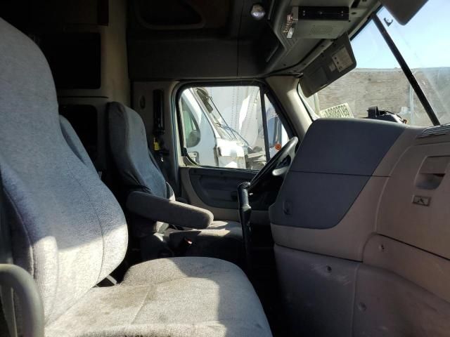 2011 Freightliner Cascadia 125