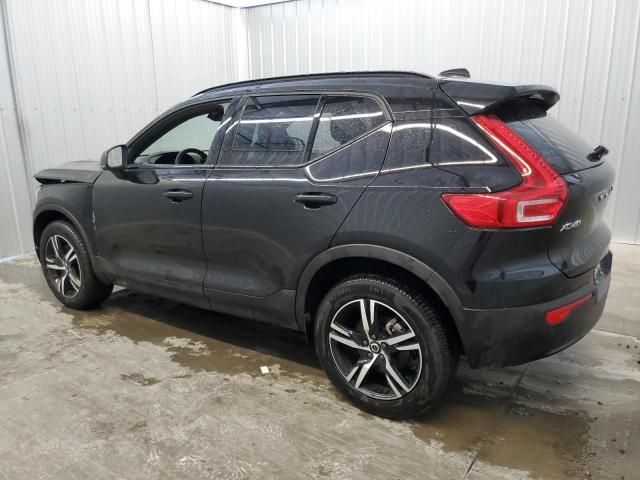 2024 Volvo XC40 Core