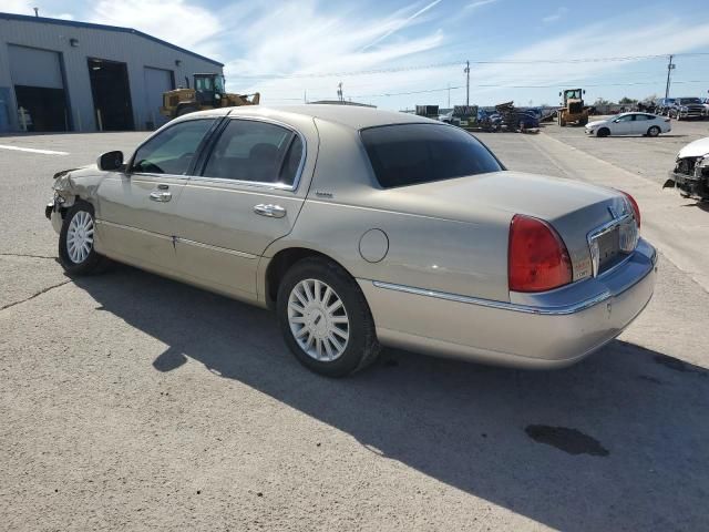 2005 Lincoln Town Car Signature