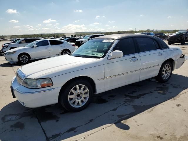 2011 Lincoln Town Car Signature Limited