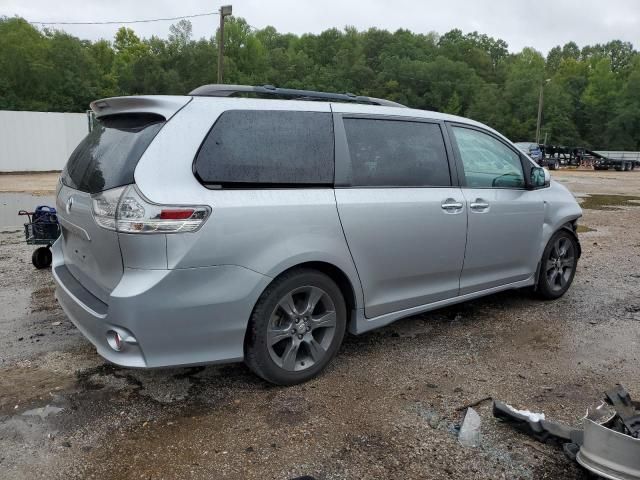 2016 Toyota Sienna SE