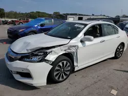 Carros salvage sin ofertas aún a la venta en subasta: 2017 Honda Accord Touring Hybrid