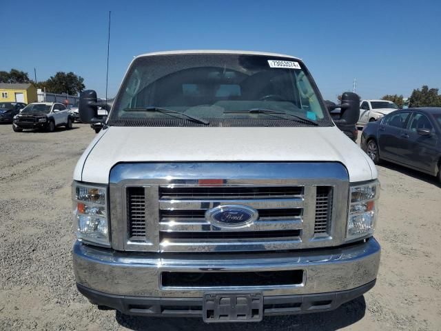 2011 Ford Econoline E350 Super Duty Wagon