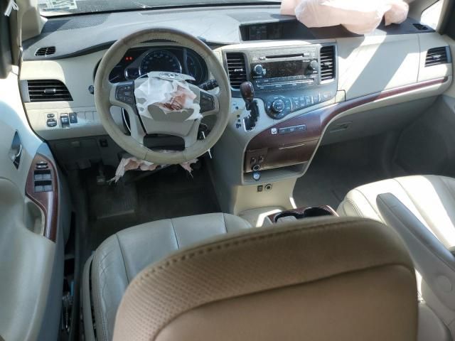 2013 Toyota Sienna XLE