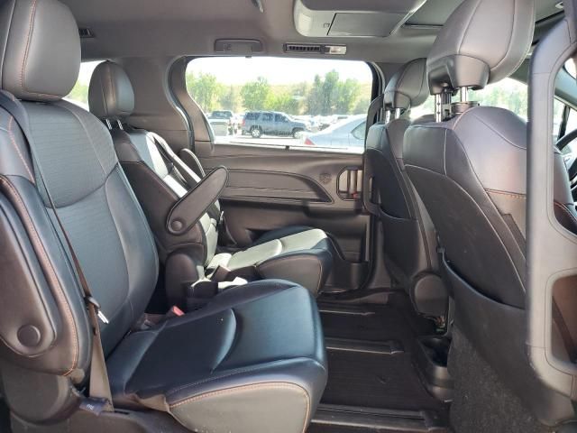 2022 Toyota Sienna XSE