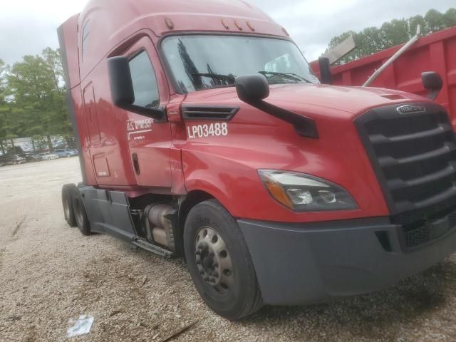 2020 Freightliner Cascadia 126