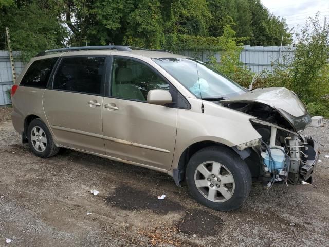 2004 Toyota Sienna CE