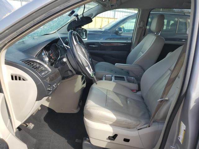 2013 Chrysler Town & Country Touring