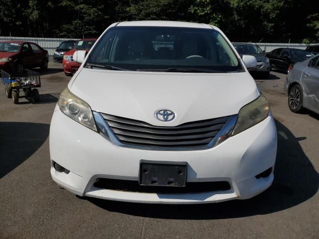 2011 Toyota Sienna LE