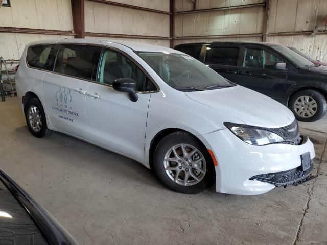 2024 Chrysler Voyager LX