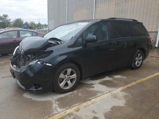 2017 Toyota Sienna LE