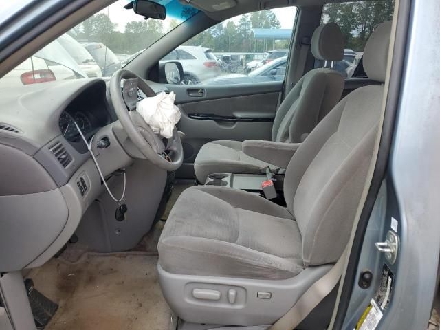 2005 Toyota Sienna CE