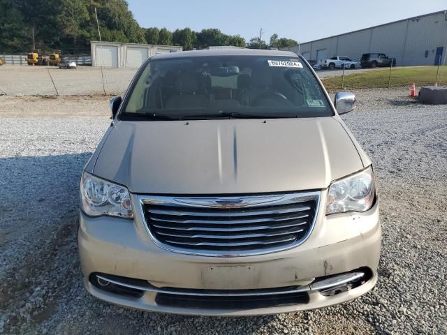 2013 Chrysler Town & Country Touring L