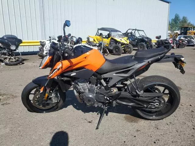 2023 KTM 790 Duke