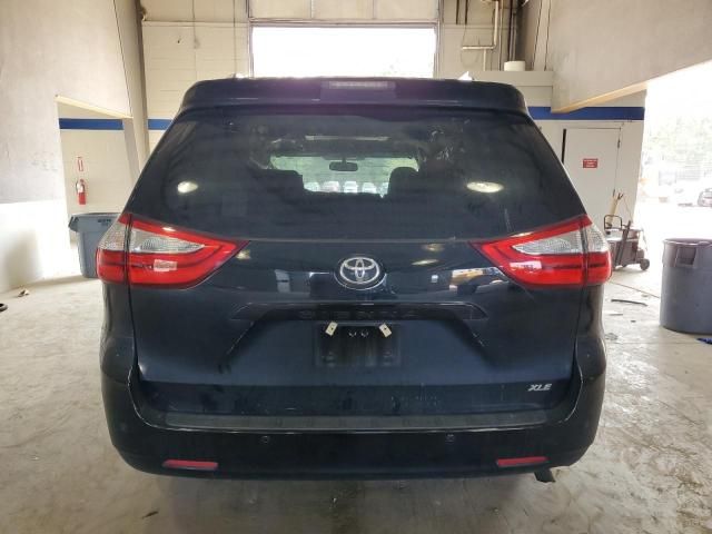 2016 Toyota Sienna XLE