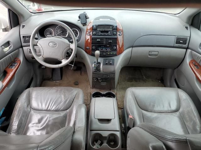 2005 Toyota Sienna XLE