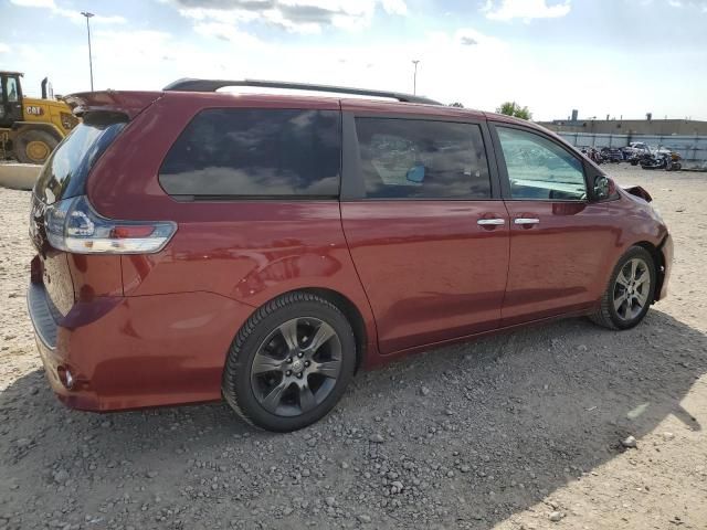 2016 Toyota Sienna SE