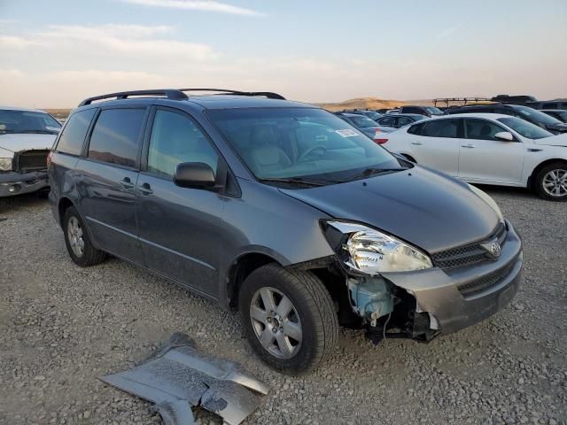 2004 Toyota Sienna XLE