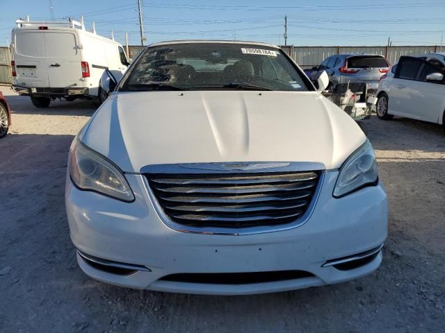 2013 Chrysler 200 Touring