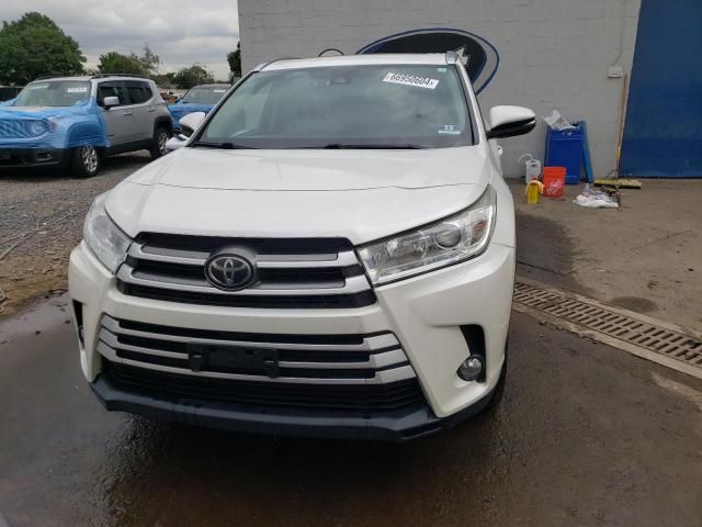 2017 Toyota Highlander SE