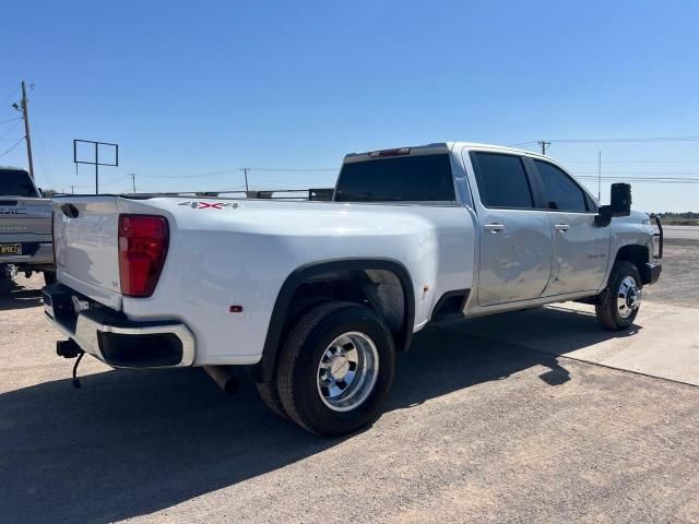 2022 Chevrolet Silverado K3500 LT