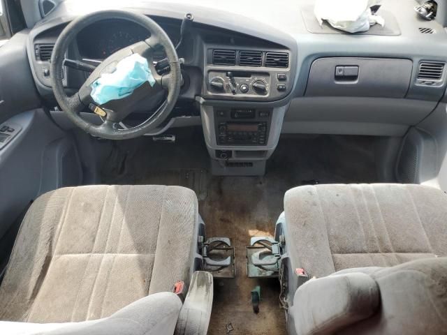 2000 Toyota Sienna LE