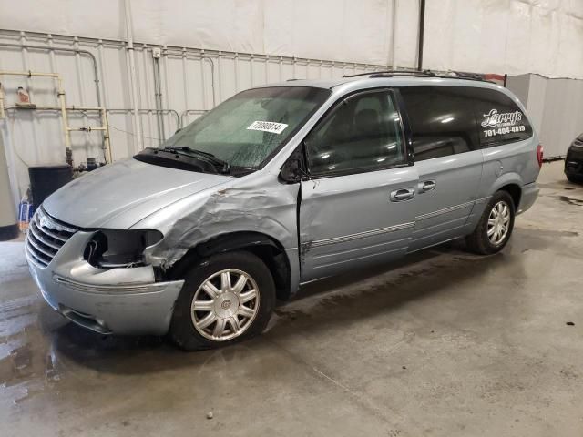 2005 Chrysler Town & Country Touring