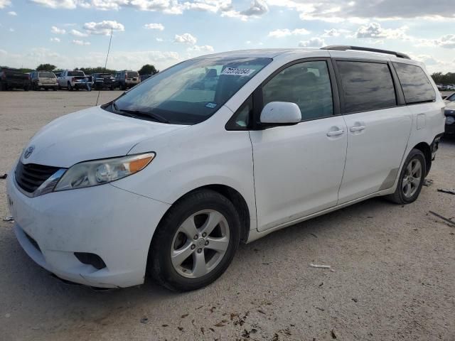 2014 Toyota Sienna LE