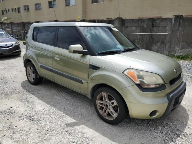 2010 KIA Soul +