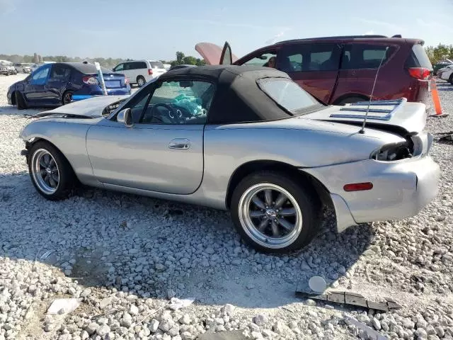 2000 Mazda MX-5 Miata Base