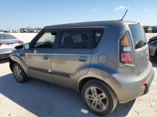 2010 KIA Soul +