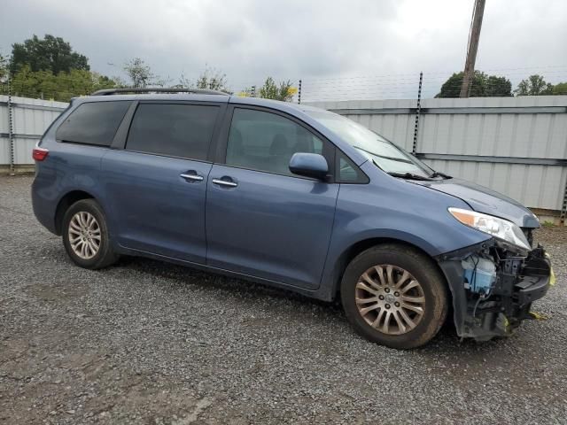 2017 Toyota Sienna XLE