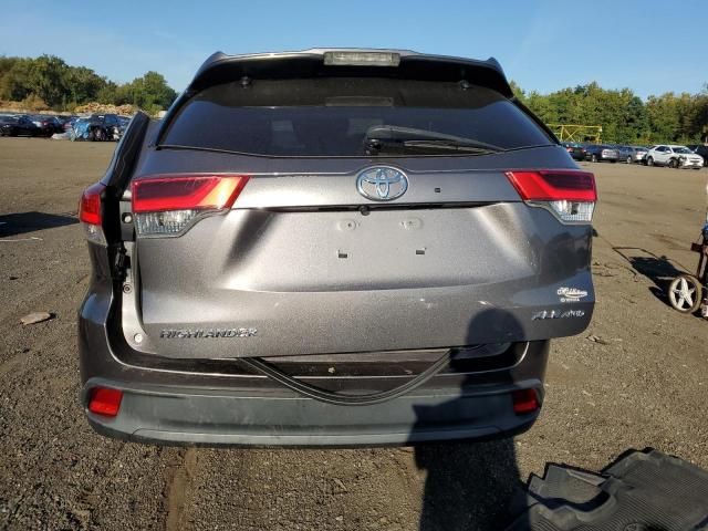 2017 Toyota Highlander SE