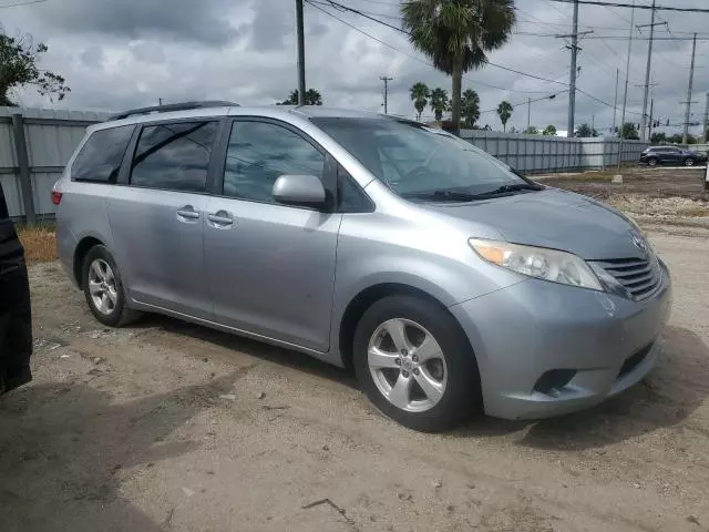 2016 Toyota Sienna LE