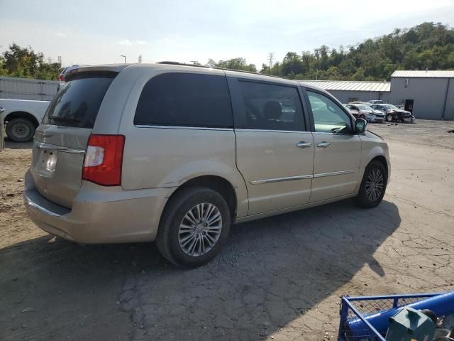 2013 Chrysler Town & Country Touring L