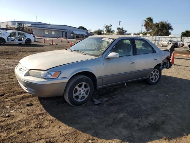 1999 Toyota Camry LE