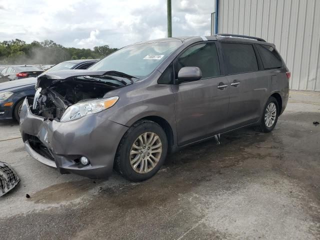 2015 Toyota Sienna XLE