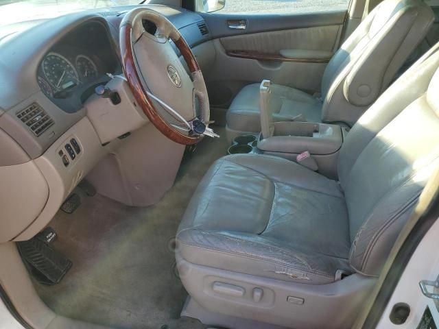 2005 Toyota Sienna XLE