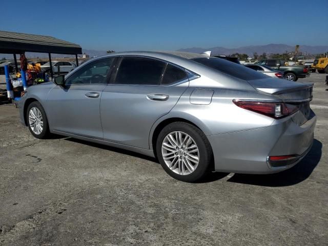 2022 Lexus ES 300H Base