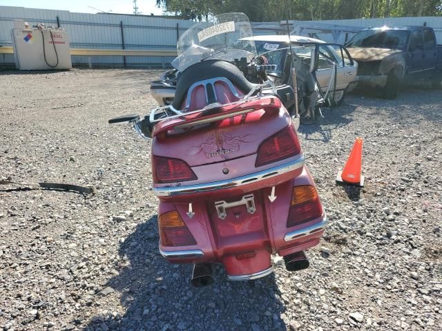 2004 Honda GL1800