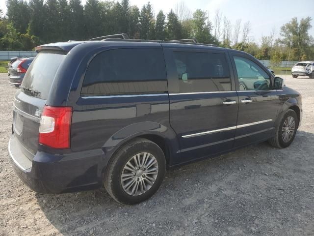 2014 Chrysler Town & Country Touring L