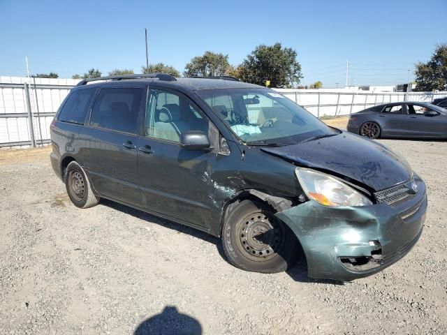 2004 Toyota Sienna CE