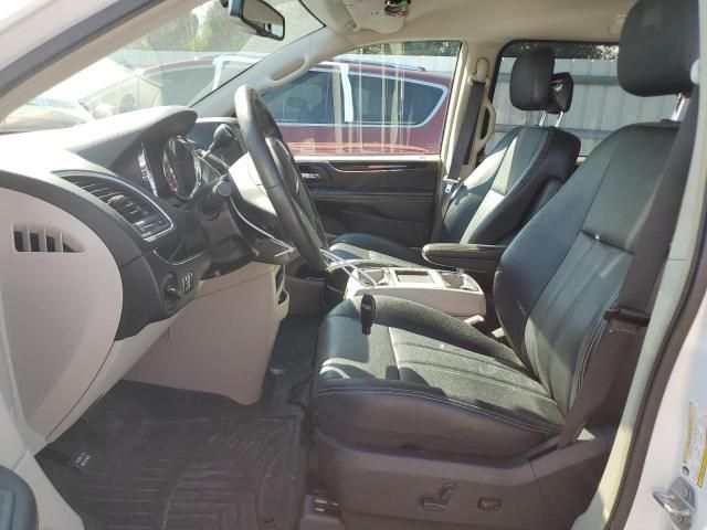 2016 Chrysler Town & Country Touring