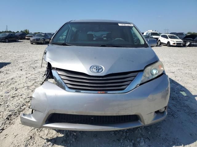 2014 Toyota Sienna XLE