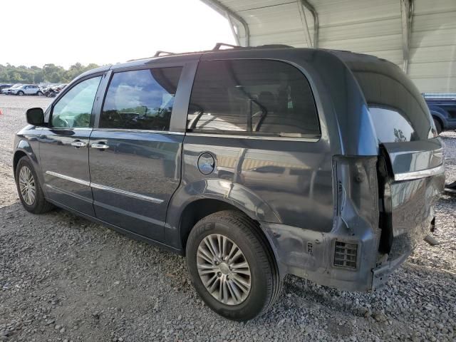 2014 Chrysler Town & Country Touring L