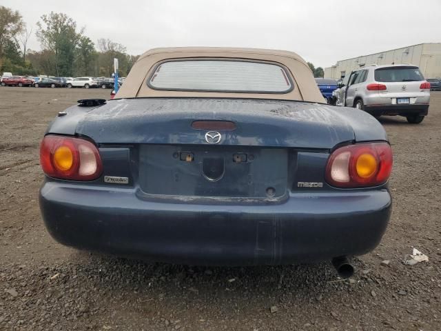 2000 Mazda MX-5 Miata Base