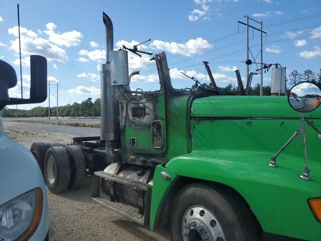 2001 Freightliner Conventional FLD120