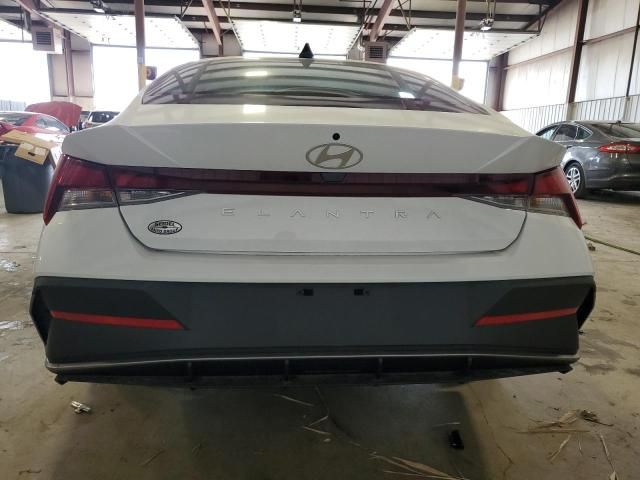 2024 Hyundai Elantra SE